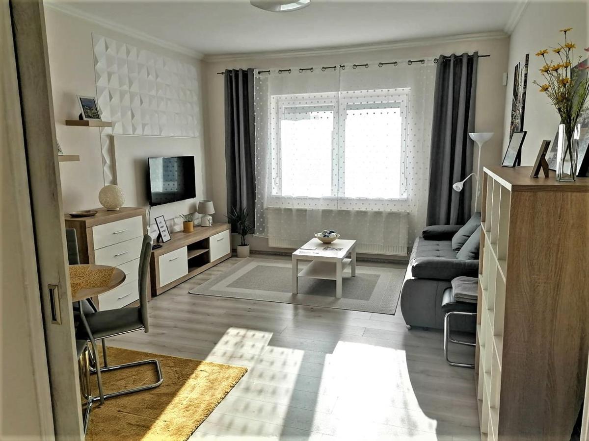 Sweet Central Apartment ,In The City Center Eger Bagian luar foto