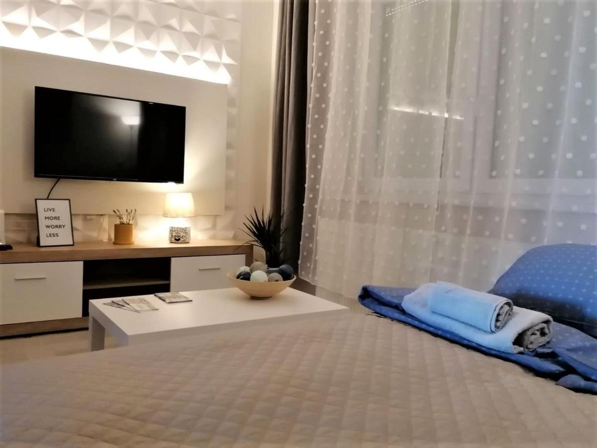 Sweet Central Apartment ,In The City Center Eger Bagian luar foto