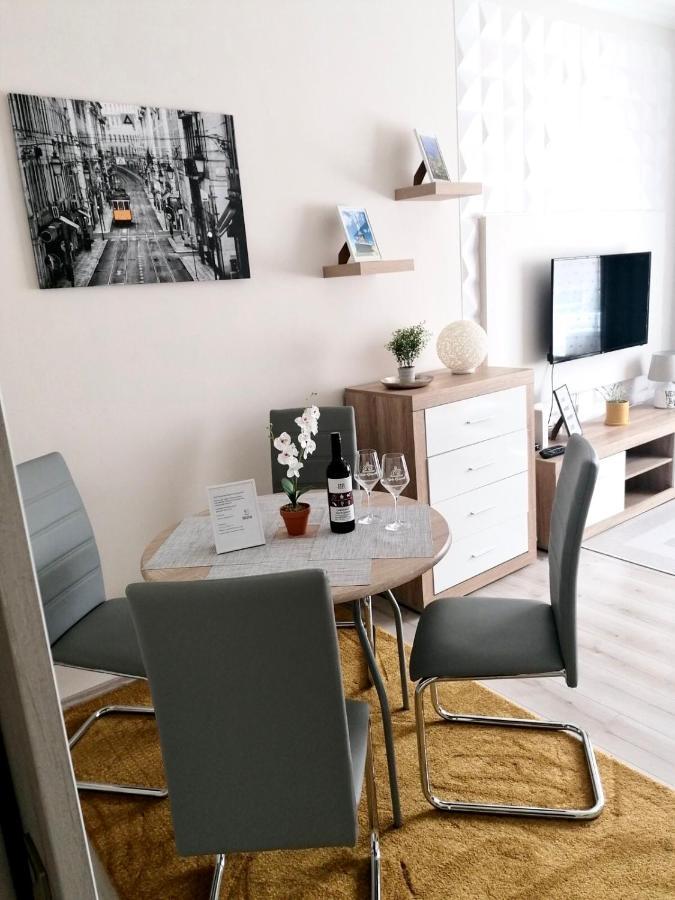 Sweet Central Apartment ,In The City Center Eger Bagian luar foto