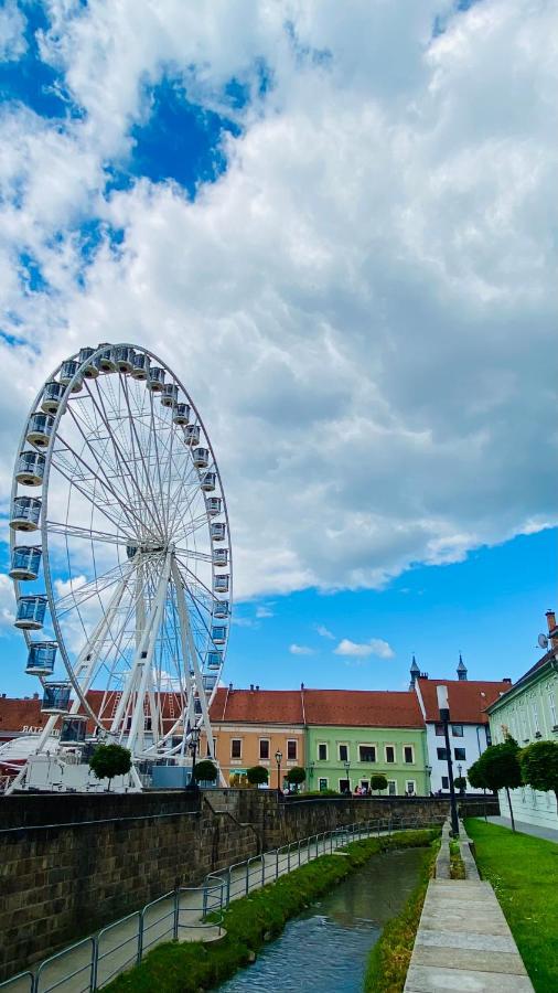 Sweet Central Apartment ,In The City Center Eger Bagian luar foto